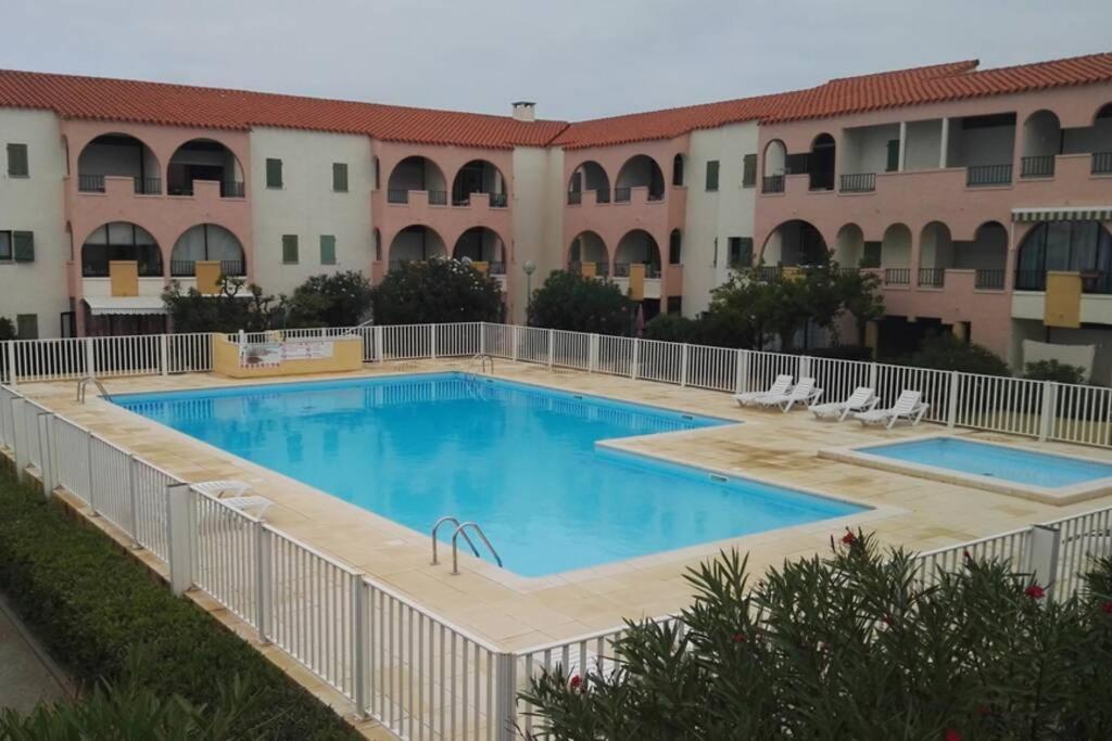 Studio Mezzanine En Residence Avec Piscine Au Village Ле-Баркарес Екстер'єр фото